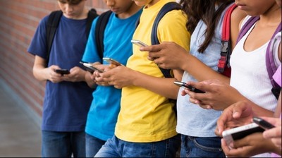 /media/noticias/fotos/pr/2026/09/30/niños-con-telefono_thumb.jpg